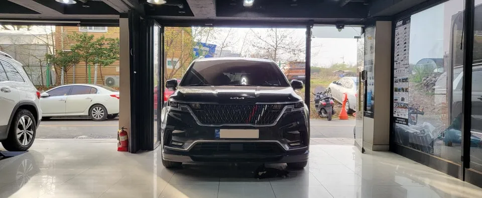 Kia Carnival KA4 ambient lighting installation result