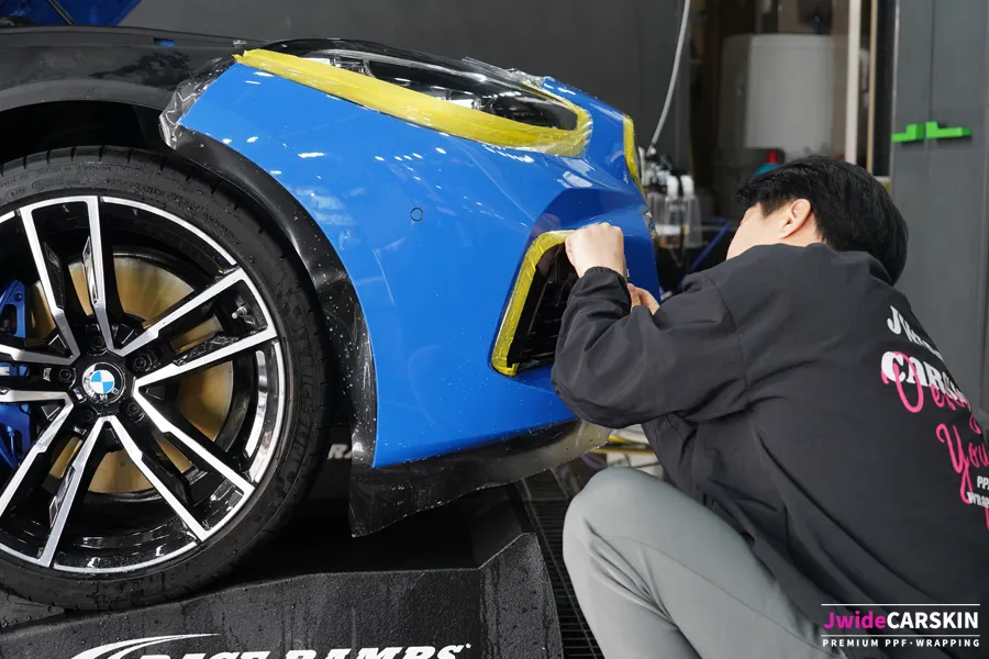 BMW Z4 PPF施工事例:費用目安と仕上がり 施工写真 3-2