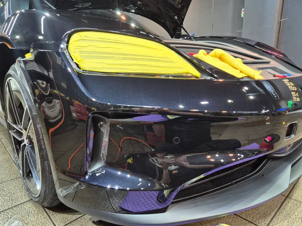 Porsche Taycan 4S PPF施工事例|費用目安と仕上がり 施工写真 2-1