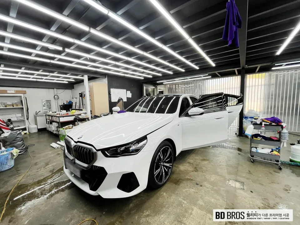 BMW 5 SeriesのPPF施工事例|費用目安と仕上がり 施工写真 2-1