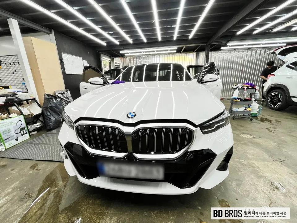 BMW 5 SeriesのPPF施工事例|費用目安と仕上がり 施工写真 3-1