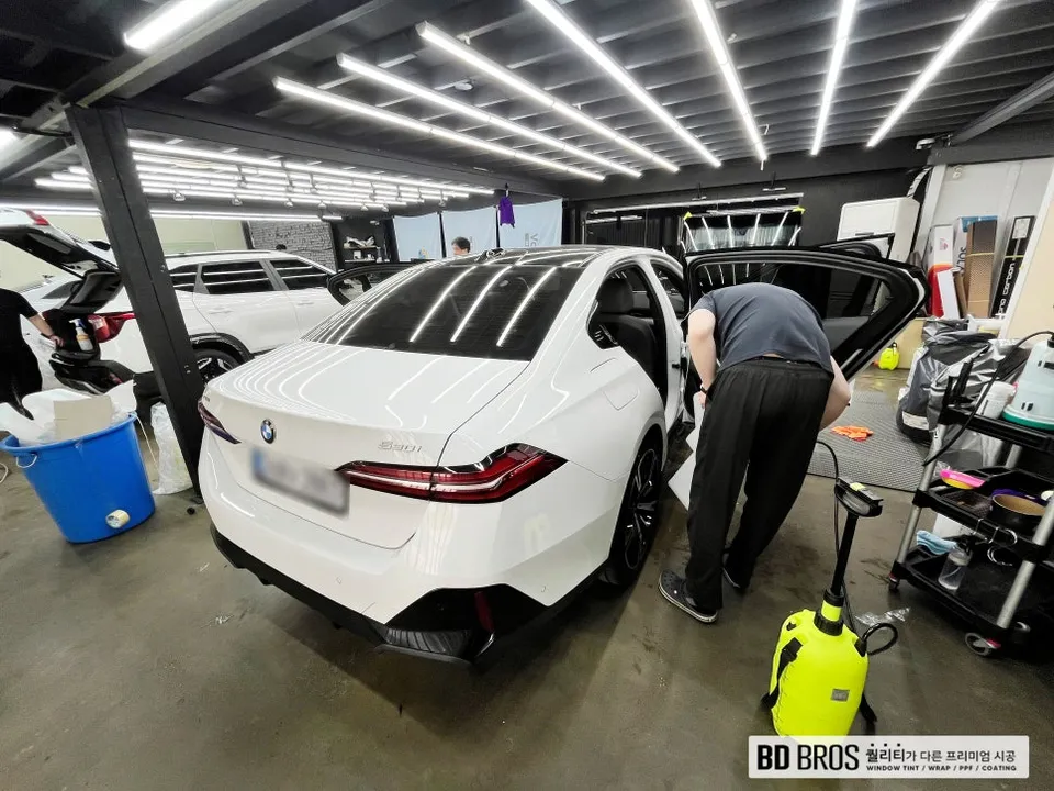 BMW 5 SeriesのPPF施工事例|費用目安と仕上がり 施工写真 2-2
