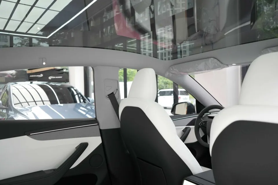 Tesla Model Y PPF施工事例｜費用目安と仕上がり 施工写真 1-2