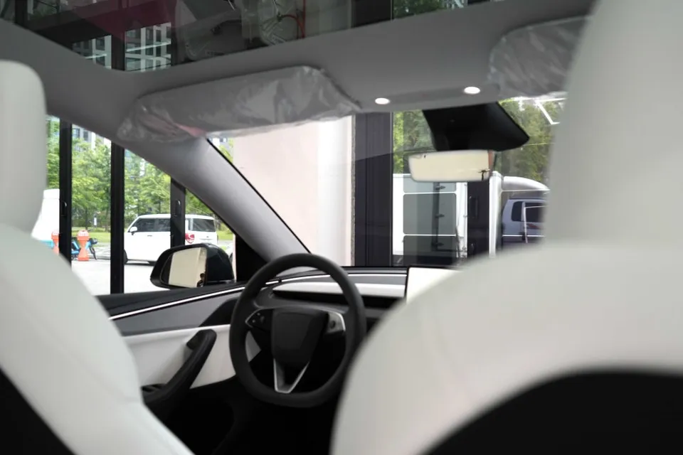 Tesla Model Y PPF施工事例｜費用目安と仕上がり 施工写真 1-3