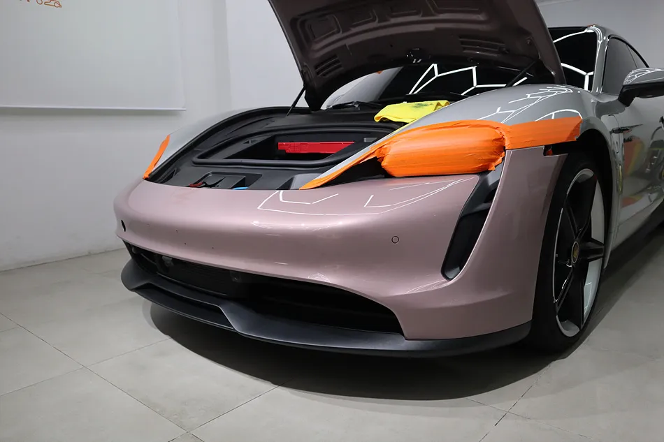 ポルシェ タイカン カーラッピング事例|費用目安・仕上がり 施工写真 1-3