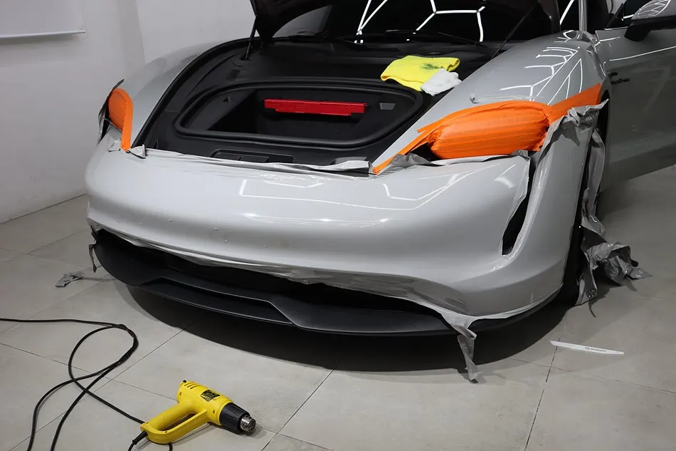 ポルシェ タイカン カーラッピング事例|費用目安・仕上がり 施工写真 2-3