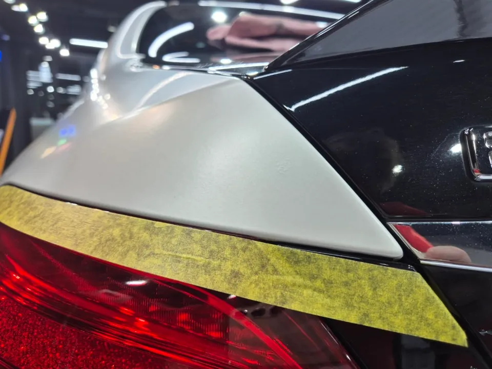 メルセデス・ベンツ Eクラス W213 カーラッピング事例 施工写真 2-3