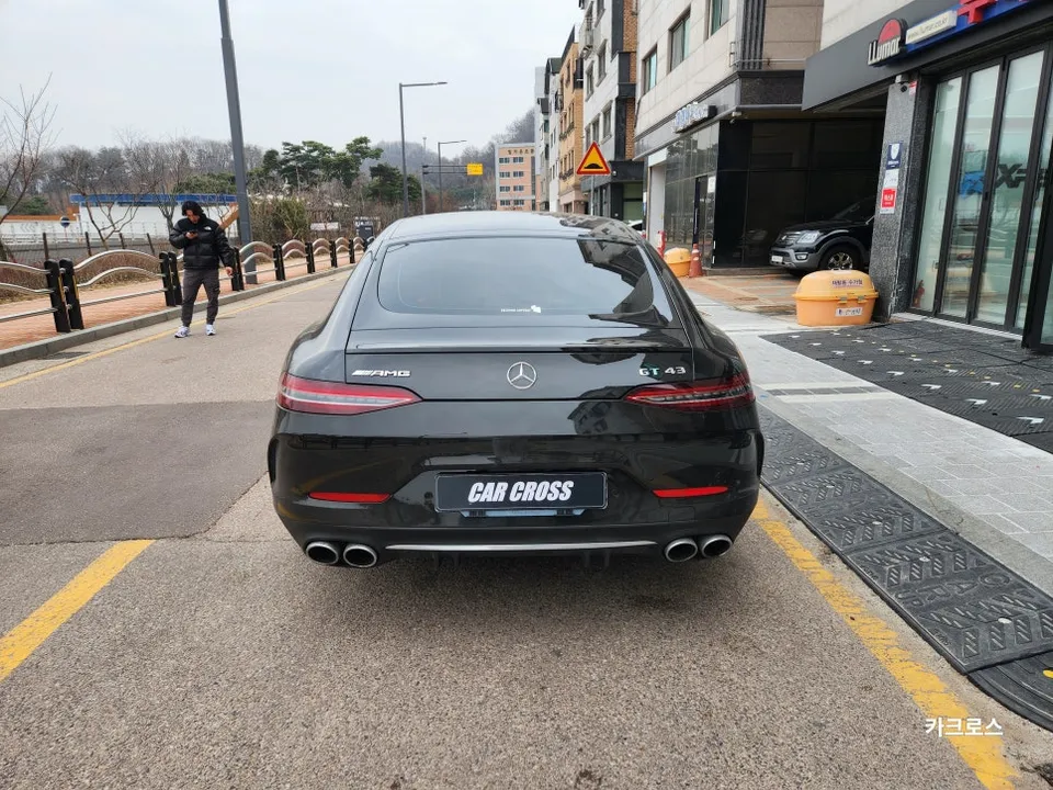 AMG GT 43のカーラッピング事例|クロームパーツのブラックアウト 施工写真 3-1