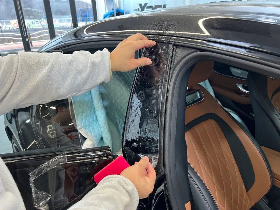 AMG GT 43のカーラッピング事例|クロームパーツのブラックアウト 施工写真 2-3