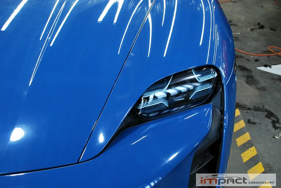 ポルシェ タイカン GTS PPF施工事例:ライト保護と費用目安 施工写真 3-2