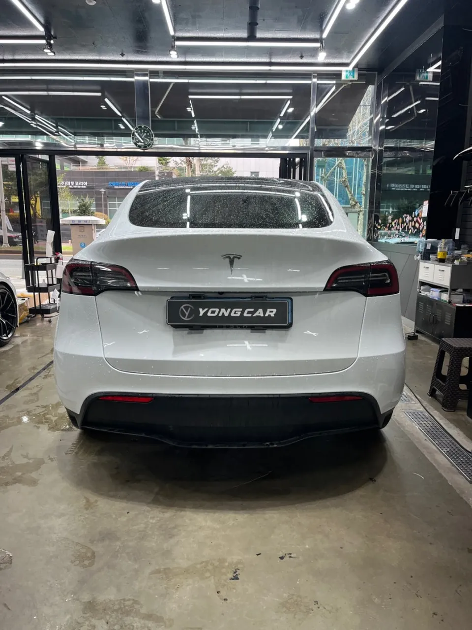 Tesla Model Y vinyl wrap - Tesla Model Y Vinyl Wrap Review: GT Silver Upgrade photo 4