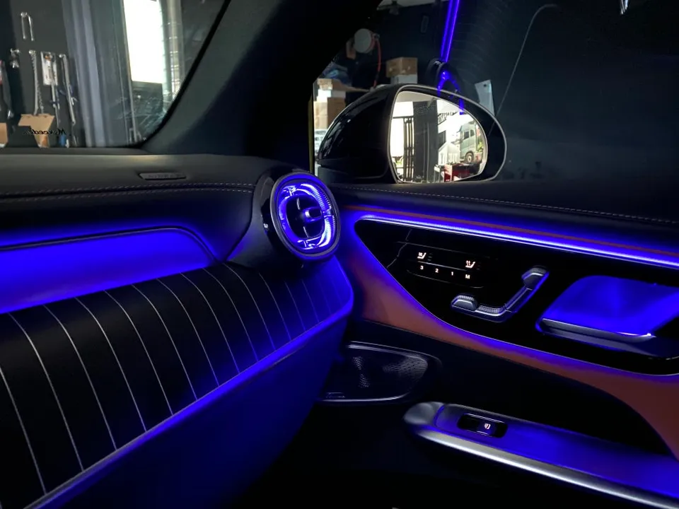 Mercedes-Benz GLC X254 ambient lighting - Mercedes-Benz GLC Ambient Lighting Review — Enhanced Atmosphere photo 5