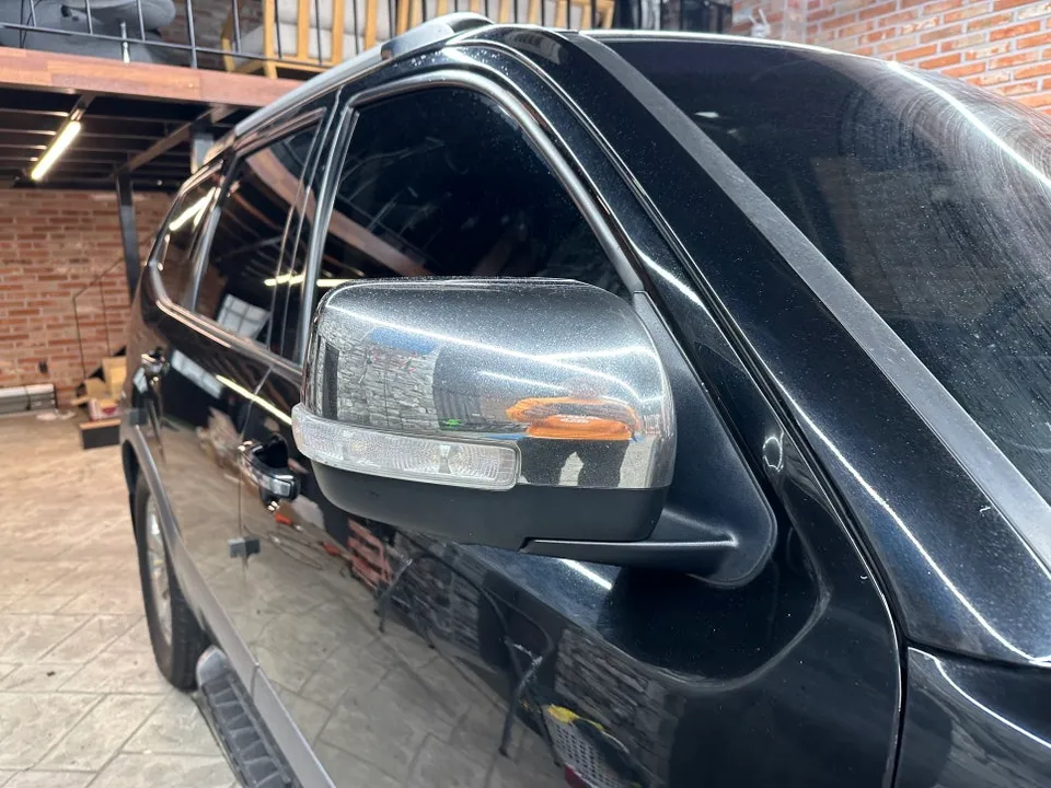 Kia Mohave Vinyl Wrap Review — Chrome Delete & Carbon Interior photo 2
