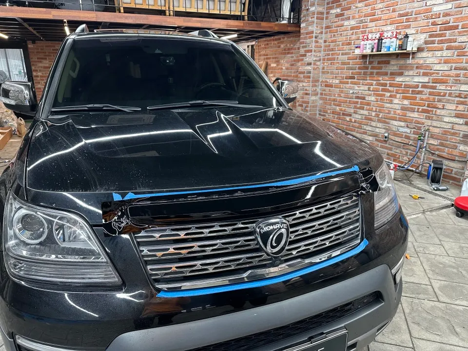 Kia Mohave vinyl wrap - Kia Mohave Vinyl Wrap Review — Chrome Delete & Carbon Interior photo 5