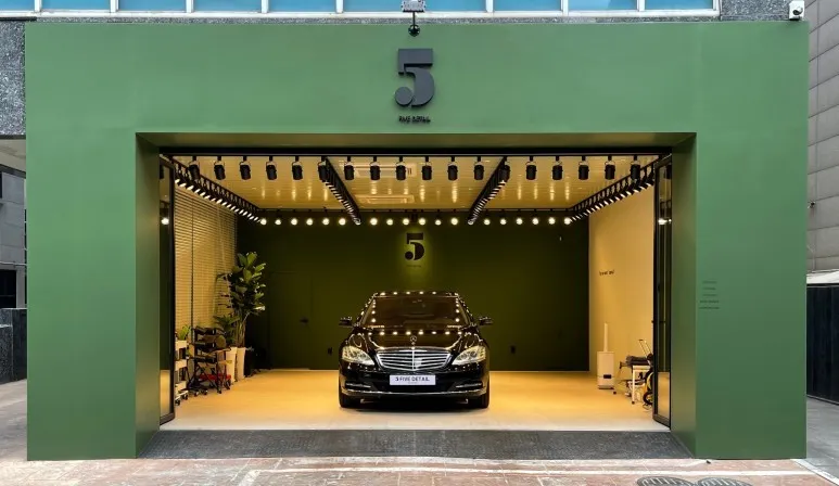 メルセデス・ベンツ S500のガラスコーティング事例 施工写真 1-1