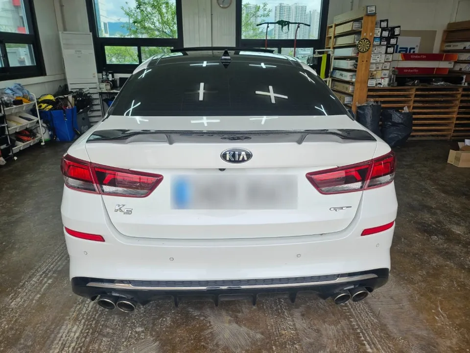 Kia K5のドライブレコーダー取付事例 施工写真 1-1