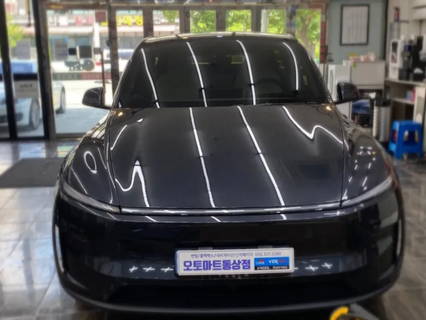 Tesla Model Yのカーフィルム施工事例|費用目安・仕上がり 施工写真 2-2