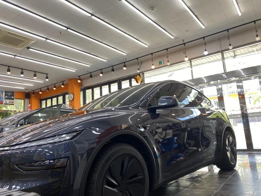 Tesla Model Yのカーフィルム施工事例|費用目安・仕上がり 施工写真 2-3