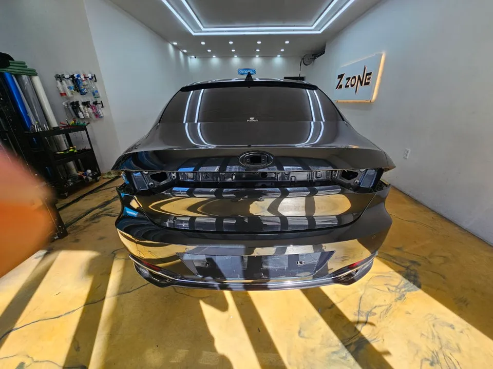 Hyundai Azeraのカーラッピング事例|費用目安・仕上がり 施工写真 3-1