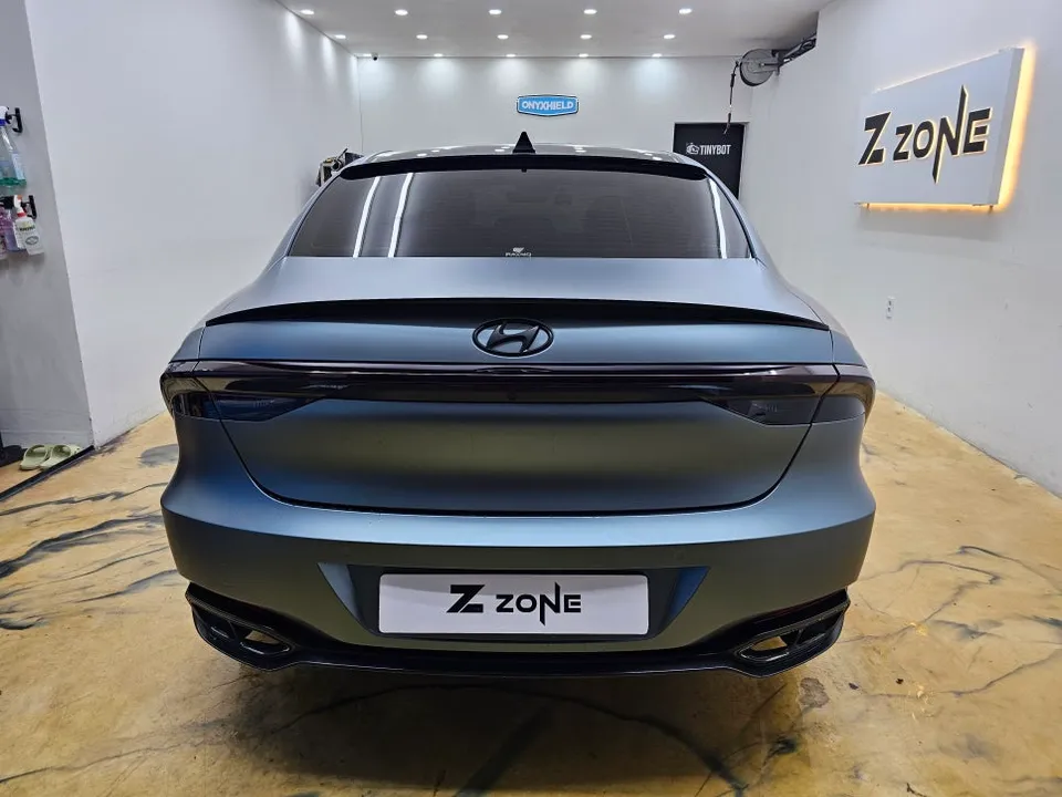 Hyundai Azeraのカーラッピング事例|費用目安・仕上がり 施工写真 1-2