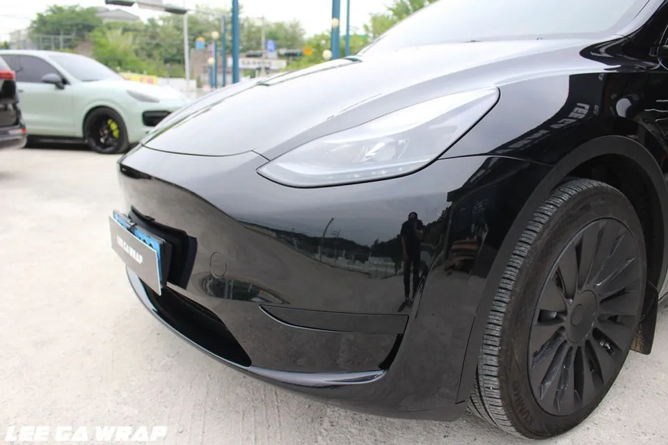 Tesla Model Yのカーラッピング事例|費用目安・仕上がり 施工写真 3-3