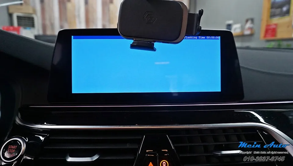 BMW 5 SeriesのAndroid Auto・CarPlay取付事例 施工写真 5