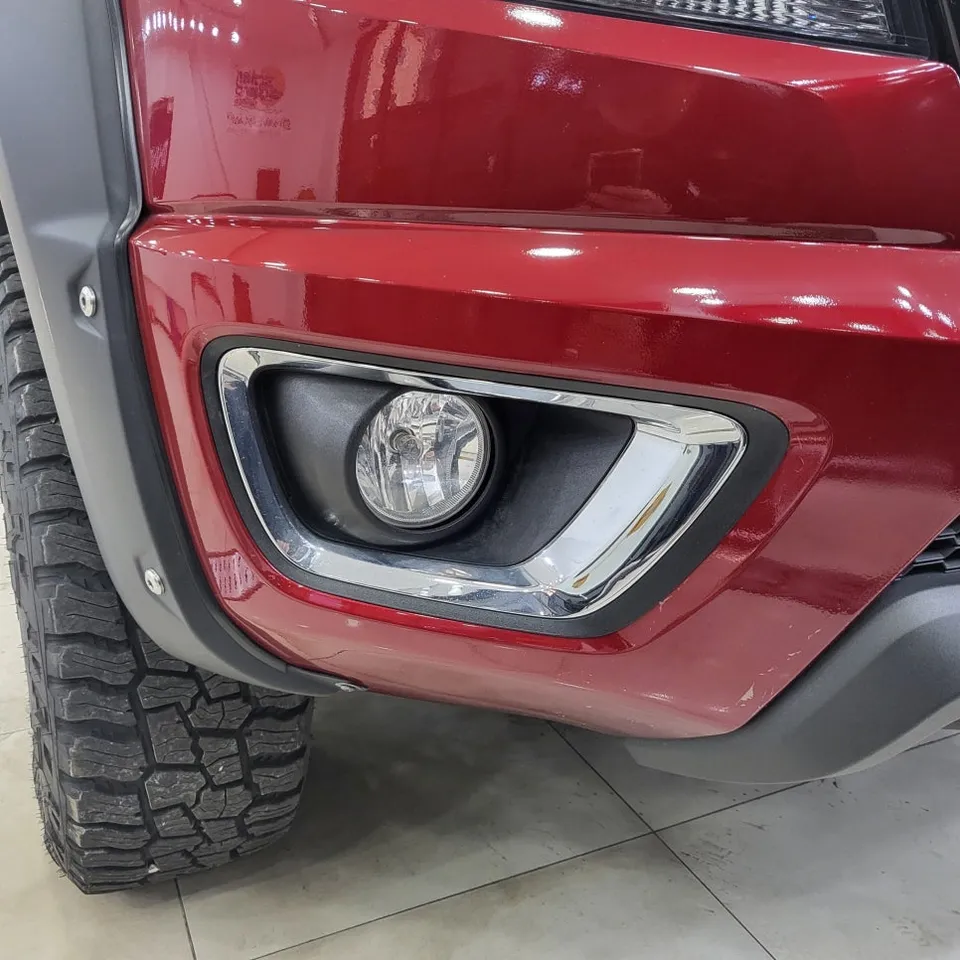 Chevrolet Coloradoのカーラッピング事例|クローム除去とボンネットのポイント施工 施工写真 2-2