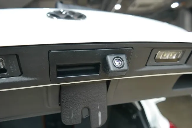 Volkswagen Tiguan car audio - Volkswagen Tiguan RCD330 Plus Audio Upgrade Review photo 4