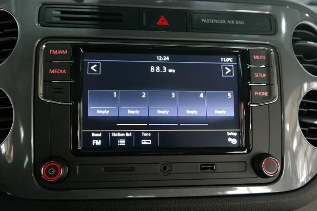 Volkswagen Tiguan car audio - Volkswagen Tiguan RCD330 Plus Audio Upgrade Review photo 6