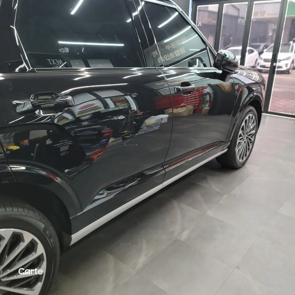 Hyundai Palisade LX3のカーラッピング事例|クローム除去で激変 施工写真 2-2