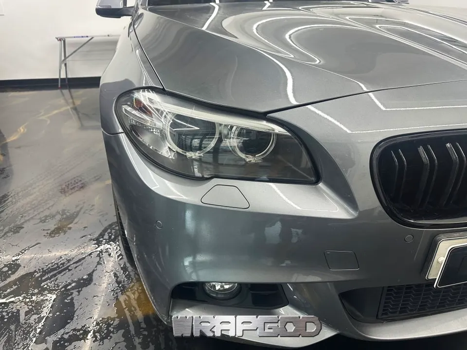 BMW 5 Seriesのカーラッピング事例|費用目安・仕上がり 施工写真 3-1
