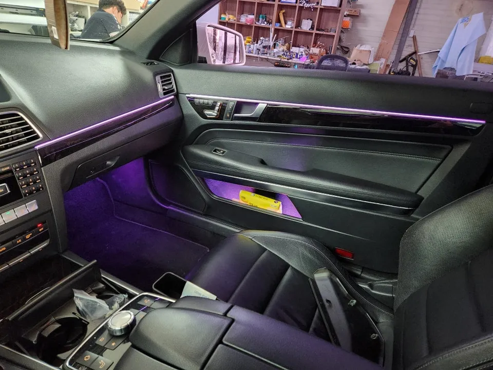 Mercedes-Benz E-Class W212 ambient lighting - Mercedes-Benz E-Class W212 Ambient Lighting Review photo 3