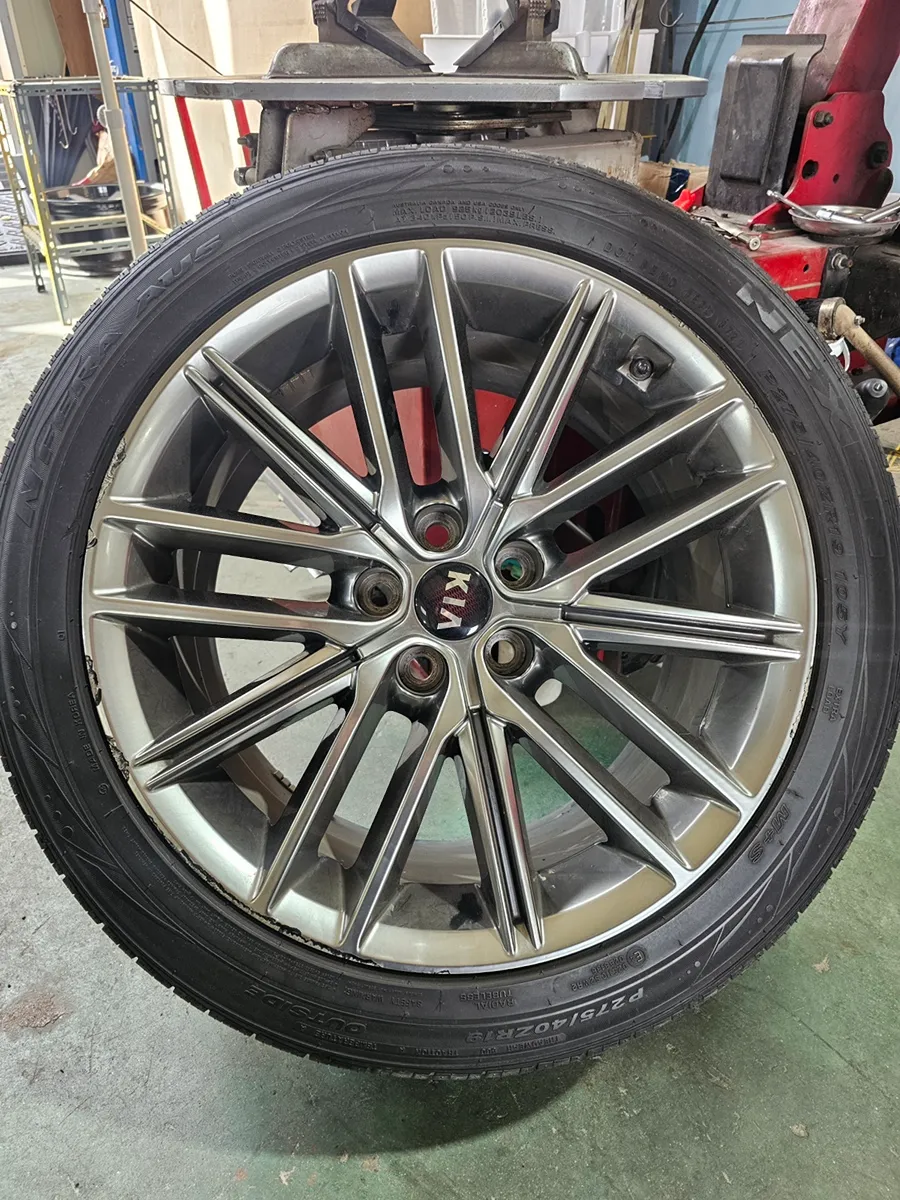 Kia K900 wheel repair - Kia K900 Wheel Repair & Painting Review: Like New! photo 2
