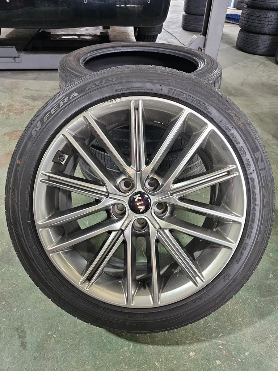 Kia K900 wheel repair - Kia K900 Wheel Repair & Painting Review: Like New! photo 3