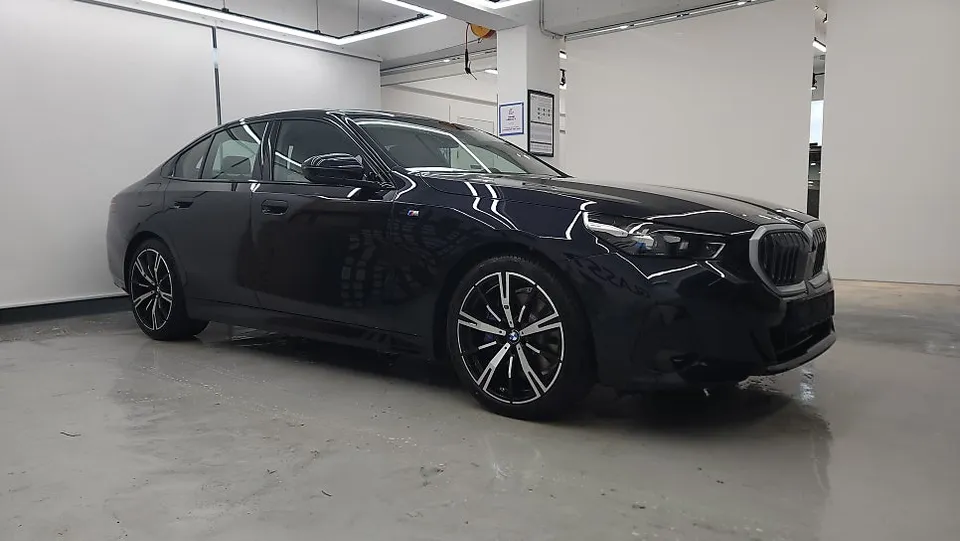 BMW 5 SeriesのPPF施工事例｜費用目安と仕上がり 施工写真 2-1