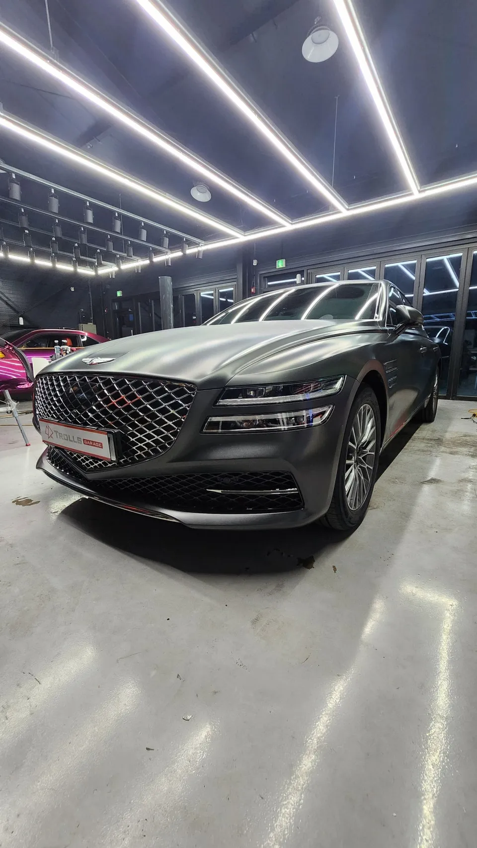 Genesis G80のカーラッピング事例｜費用目安・仕上がり 施工写真 1-1