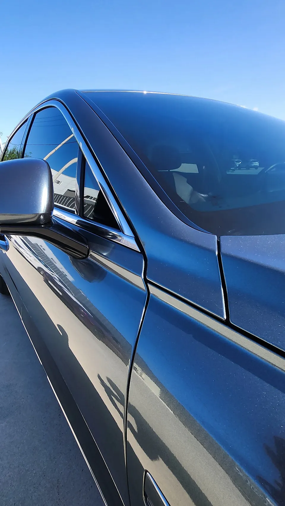 Genesis G80のカーラッピング事例｜費用目安・仕上がり 施工写真 1-3