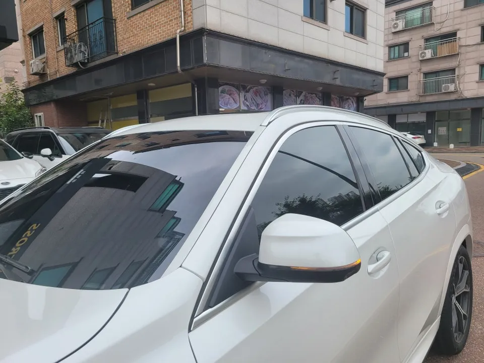 BMW X6のカーラッピング事例|クロームdeleteで洗練された印象に 施工写真 2-2