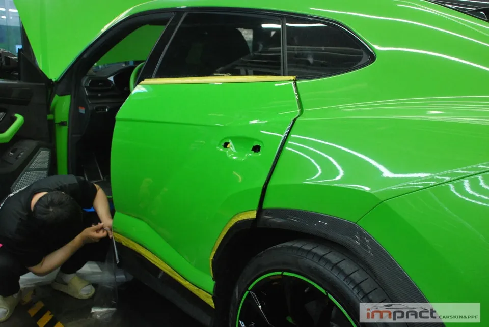 Lamborghini Urus PPF施工事例｜費用目安と仕上がり 施工写真 1-3