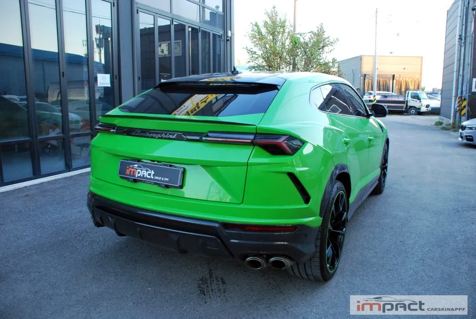 Lamborghini Urus PPF施工事例｜費用目安と仕上がり 施工写真 2-3