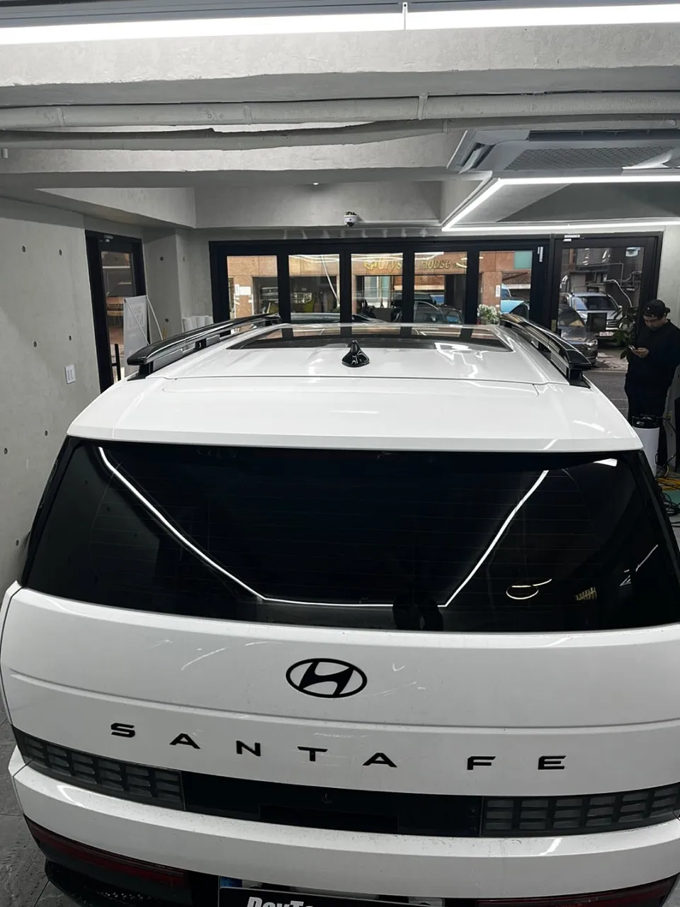 Hyundai Santa Fe MX5のカラーPPFルーフ施工事例 施工写真 3-1