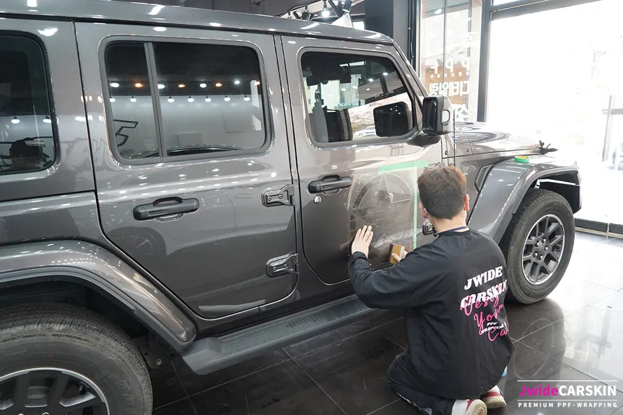 Jeep Wranglerのカーラッピング事例｜費用目安・仕上がり 施工写真 5-1