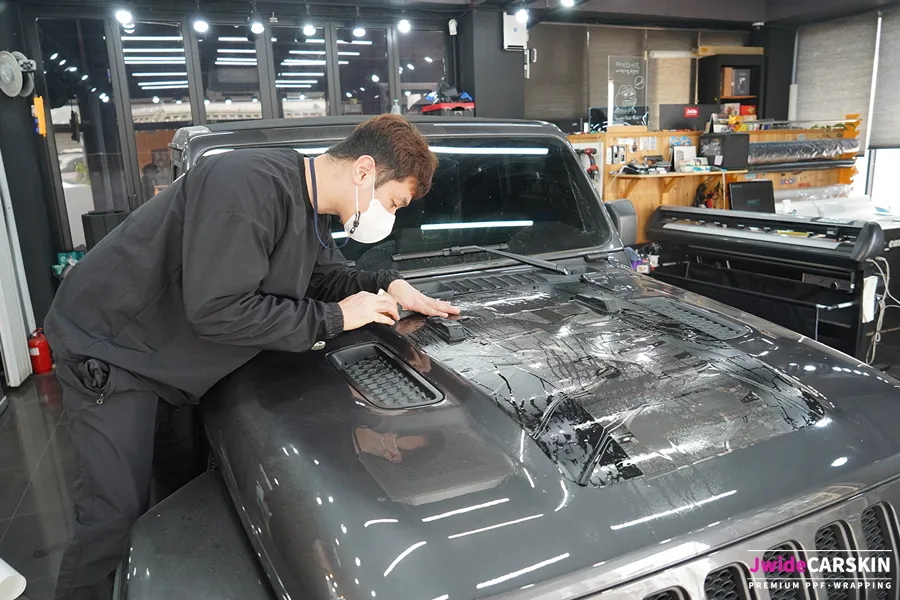Jeep Wranglerのカーラッピング事例｜費用目安・仕上がり 施工写真 1-2