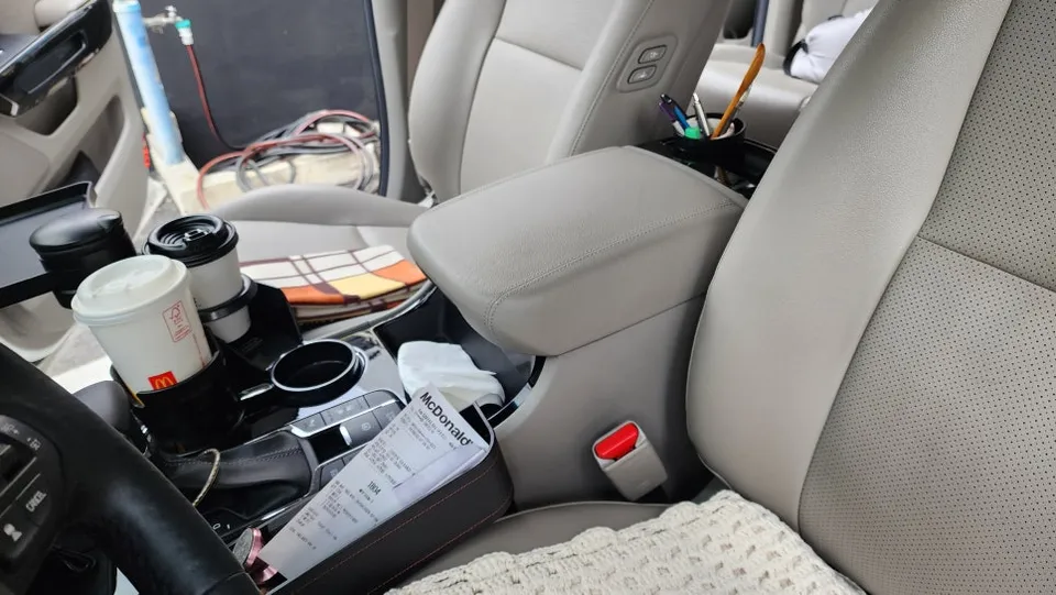 Kia Carnival interior customization - Kia Carnival Interior Customization Installation Review — Cost photo 4