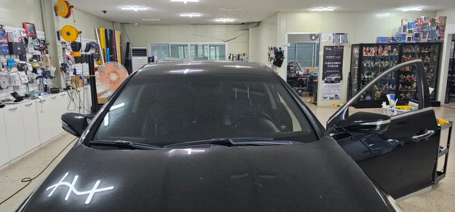Hyundai Grandeur HGのカーフィルム施工事例｜費用目安・仕上がり 施工写真 1-2