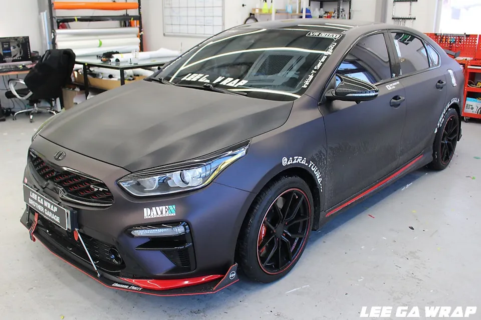 Kia K3のカーラッピング事例|費用目安・仕上がり 施工写真 2-1