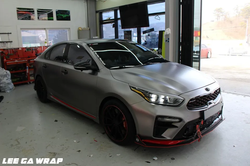 Kia K3のカーラッピング事例|費用目安・仕上がり 施工写真 3-2