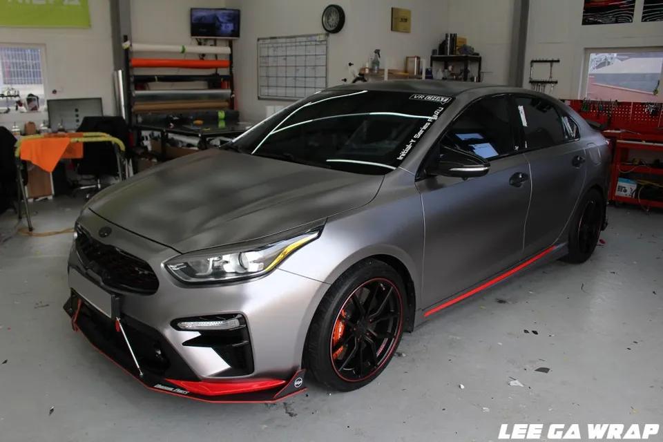 Kia K3のカーラッピング事例|費用目安・仕上がり 施工写真 1-3