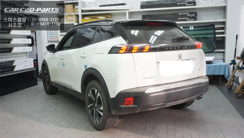 Peugeot 2008のAndroid Auto・CarPlay取付事例 施工写真 4-2