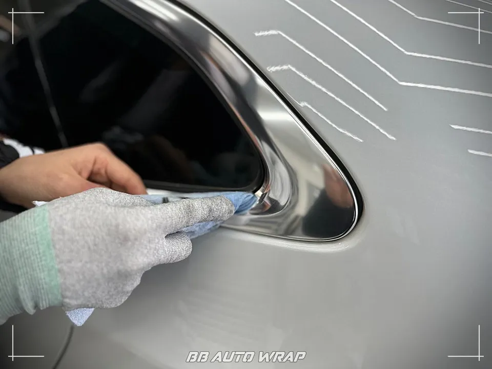 Chevrolet Malibuのカーラッピング事例|費用目安・仕上がり 施工写真 2-3